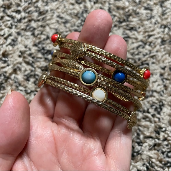 Goldtone Lilly Pulitzer bangle bracelet set 8 bangles shells fish - Picture 5 of 10